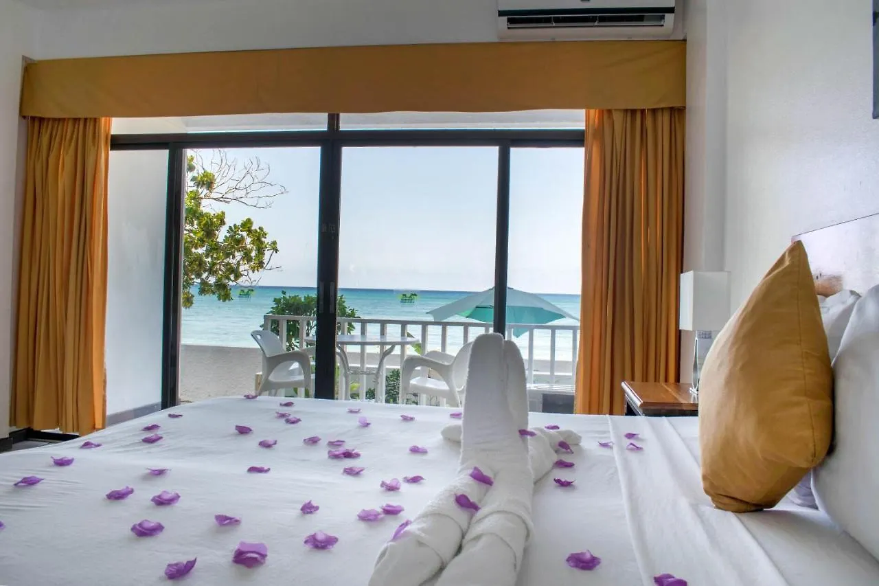 Beach Front Hotel Ocho Rios 0*,