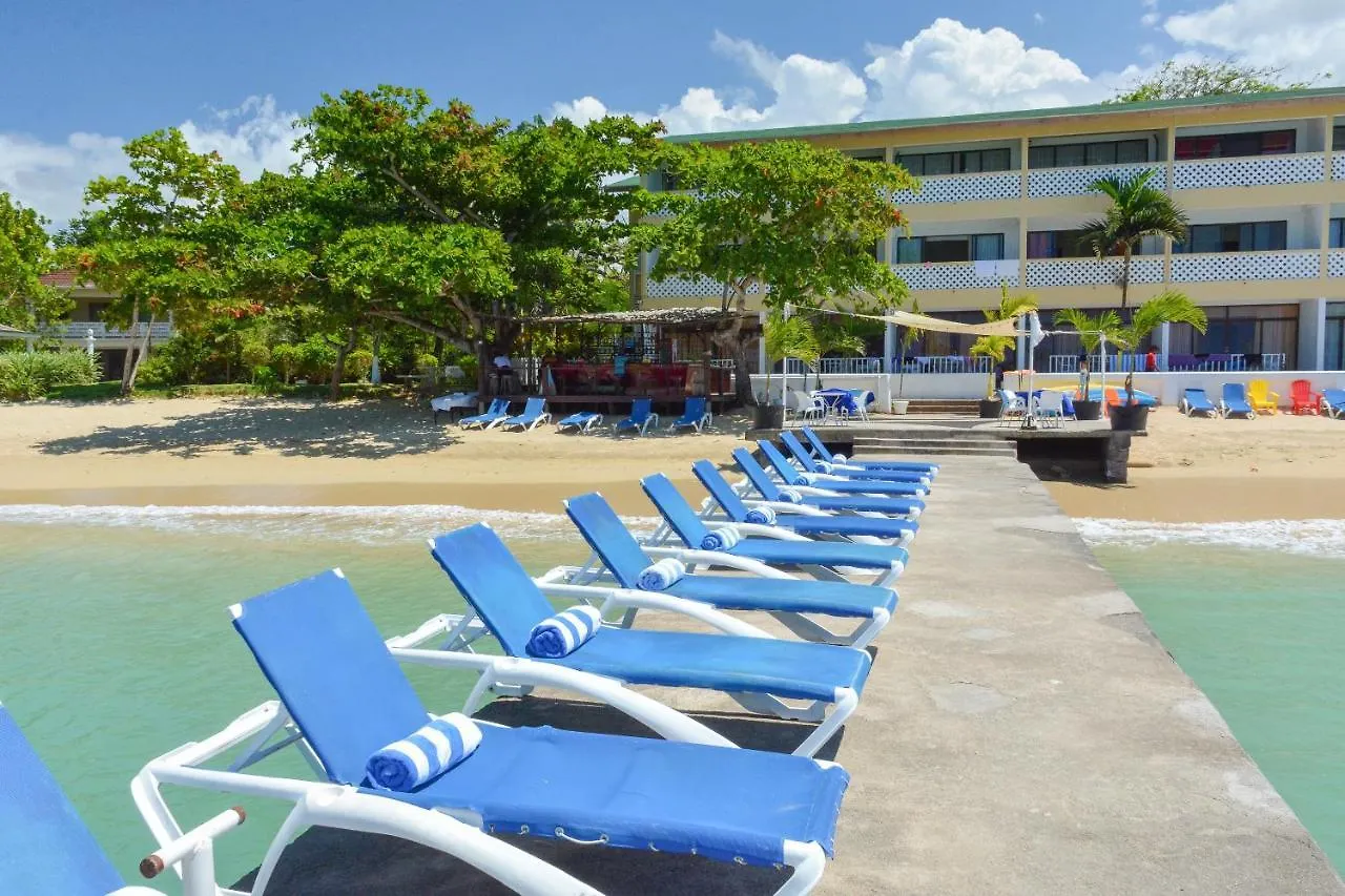 Beach Front Hotel Ocho Rios Aparthotel